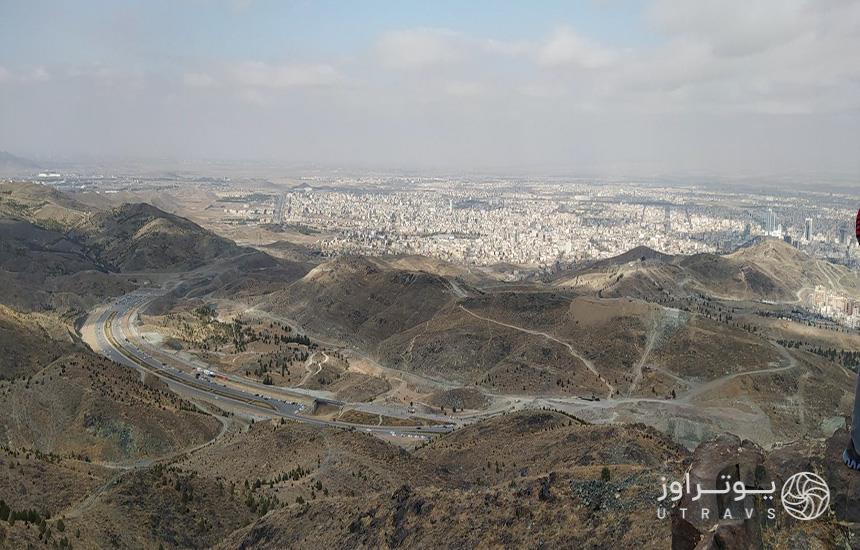 نمای شهر مشهد از بالای قله زو 